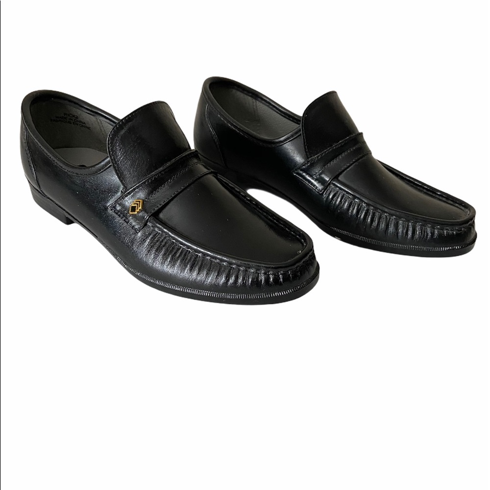 Penmans Men's Black Loafer Shoes, size 8 - New without Tag